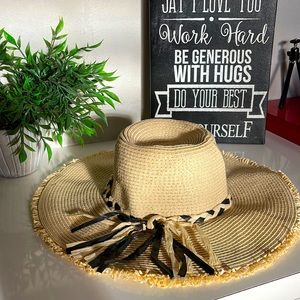 Paper Yarn and Polyester Hat